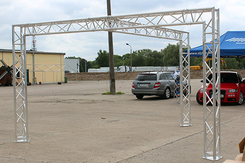 Traversen für deinen Messestand mieten Traversen für deinen Messestand mieten